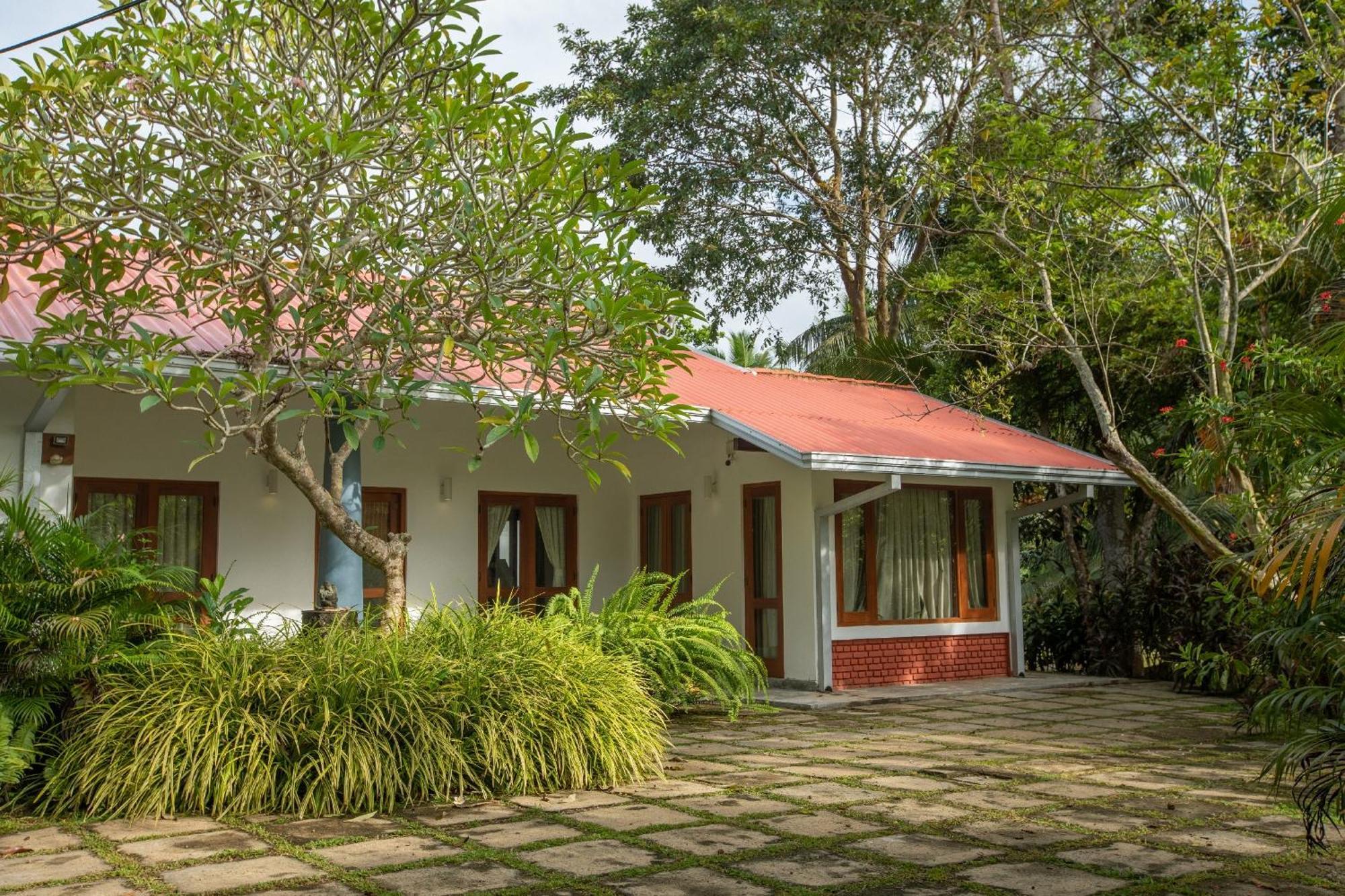 Villa Acres Green Hikkaduwa Exterior photo